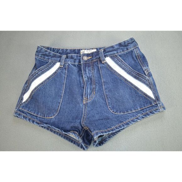 Free People Shorts Womens 27 Sweet Surrender Shorts‎ Denim Jean Boho crochet - Picture 1 of 8